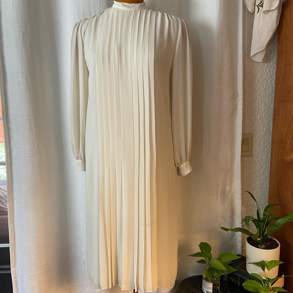 Vintage White Pleated Midi Dress